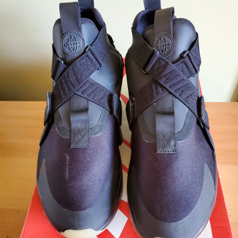 Nike Air Huarache City Sneakers